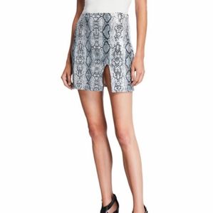 NWT- snakeskin sequin pattern skirt-🐍